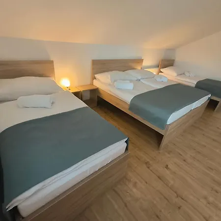 Appartement A Sauna Ctyri Sezony Ve Strazi Straz (Karlovy Vary)